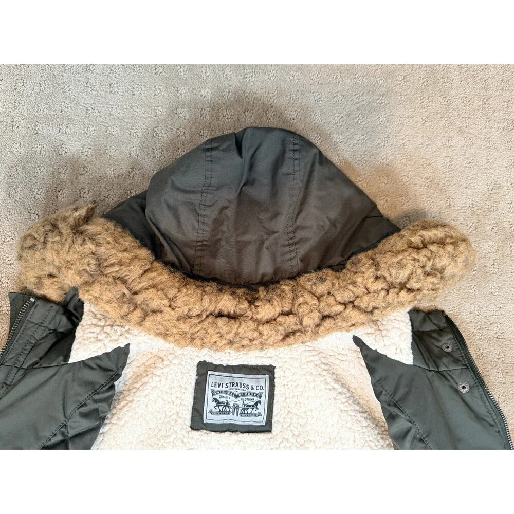 Levis Parka Jacket Mens Medium Green Sherpa Lined Faux Fur Trim Utility FLAWS